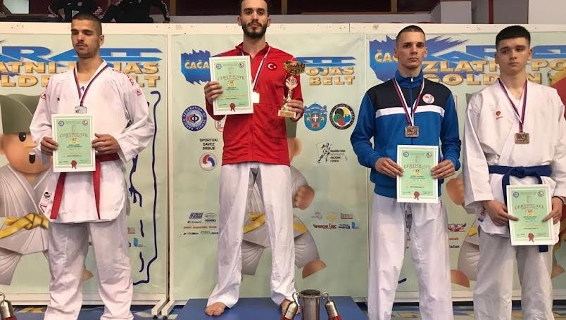 Kağıtsporlu karateciler Golden Belt’den 4 madalya çıkarttı