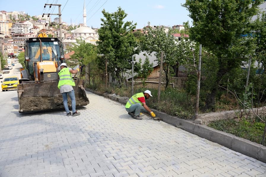 Gebze Topal Osman Ağa Caddesi kilitli parke taşı ile yenilendi