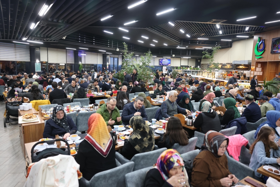 Şehit aileleri ve gazilere iftar yemeği