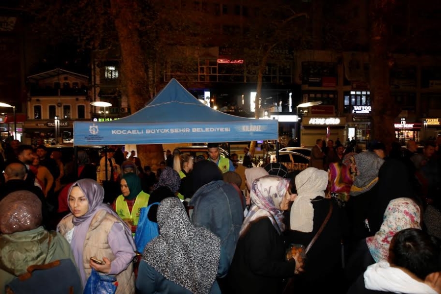 Büyükşehir’den Kadir Gecesi’nde lokma ikramı