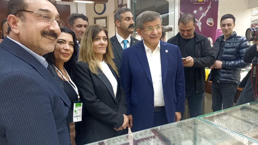 SERAP ÇAKIR’A DESTEK İÇİN GEBZE’YE GELEN DAVUTOĞLU;