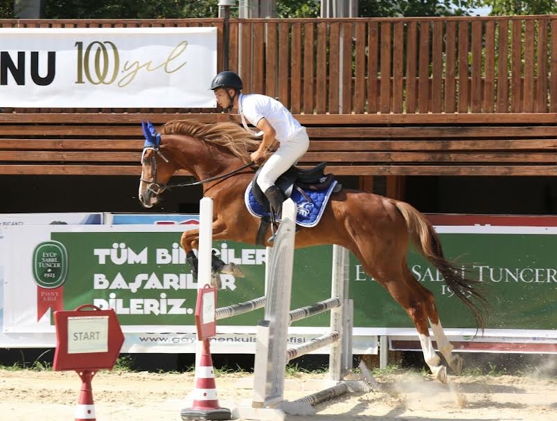 Minik binicilerin kalbi “Sporun Başkenti Kocaeli”de attı