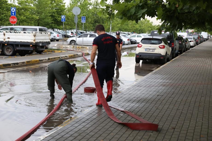 Büyükşehir su baskınlarına karşı teyakkuzda