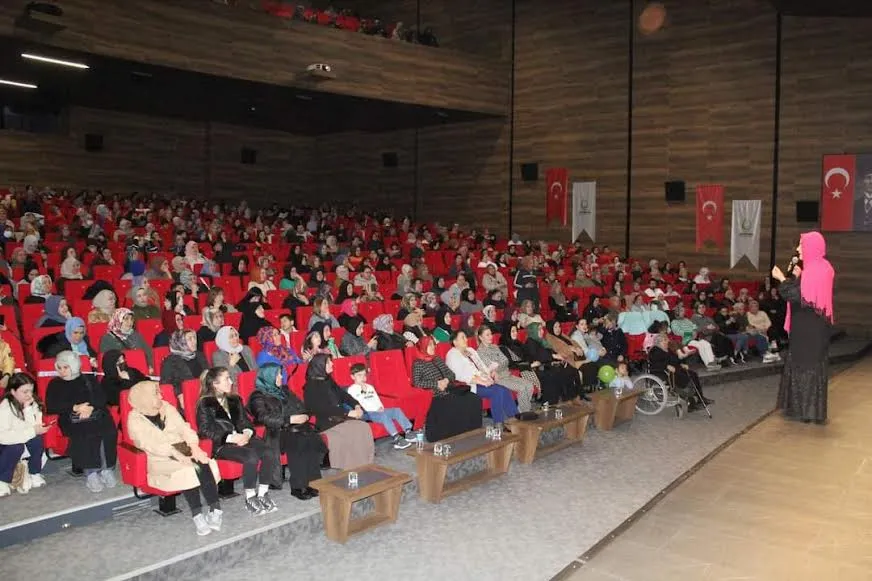 Çayırova’da ‘Mutlu Kadın, Mutlu Toplum’ söyleşisi