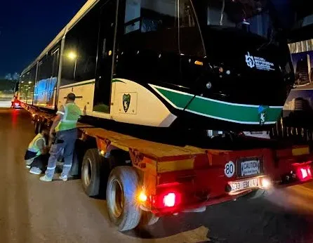 9. tramvay raylara indi, son araç yolda