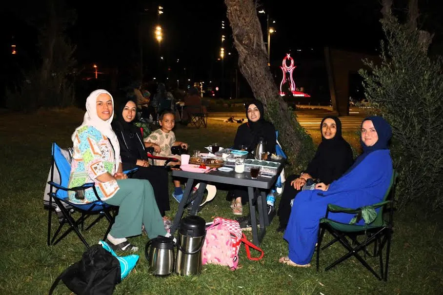 Darıca Millet Bahçesi’nde yaz akşamları bir başka yaşanıyor