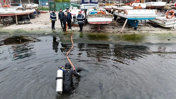 Körfez’de deniz dibi araç lastiğinden temizlendi