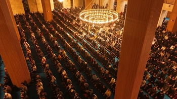 İlk teravih namazında dolup taştı